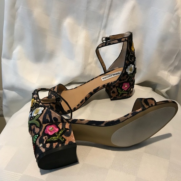 STEVE MADDEN HEELS - Picture 4 of 4